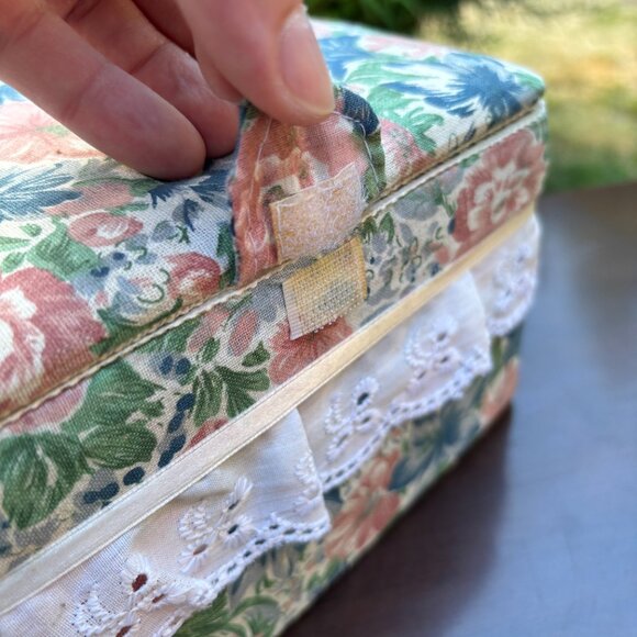 Vintage Singer Sewing Box for Storage or Organizing Crafts or Sewing Supplies - Picture 10 of 16